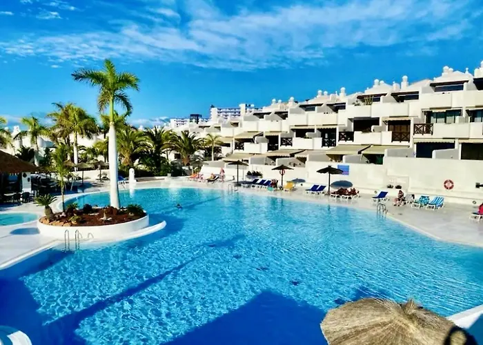 Chic Feel - Oceanfront, Heated Pool أذيخي