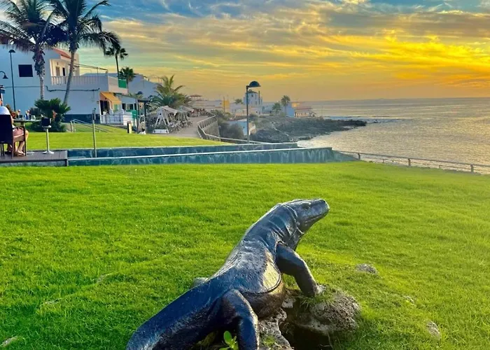 Chic Feel - Oceanfront, Heated Pool Apartmán