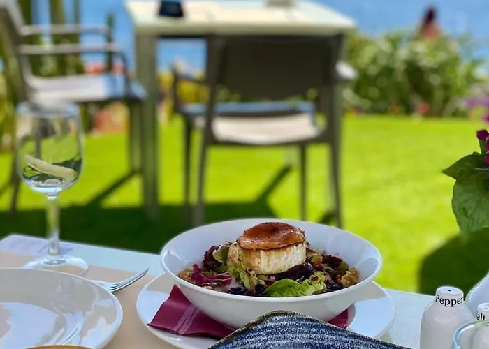 Apartmán Chic Feel - Oceanfront, Heated Pool *